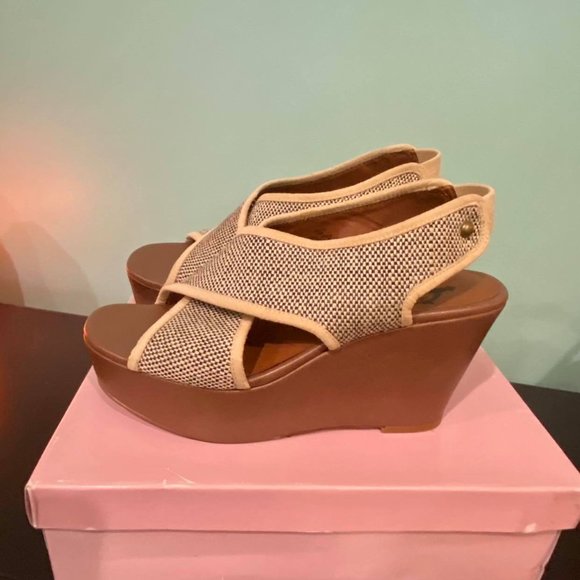 CROWN VINTAGE Beige Canvas Wedge Slip On Open Toe - Picture 4 of 9